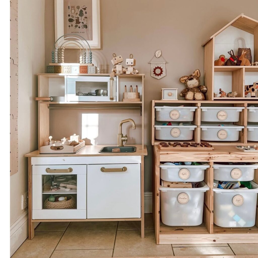 Picture of a decluttered kid's playroom with toys