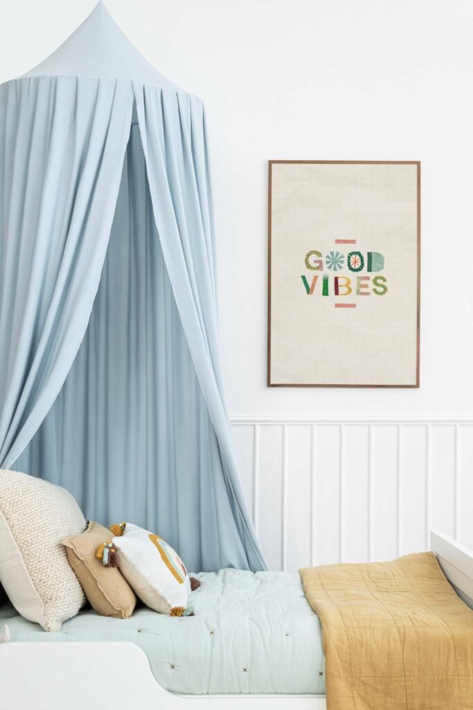 Picture of a kids bedroom thats neat and organized
